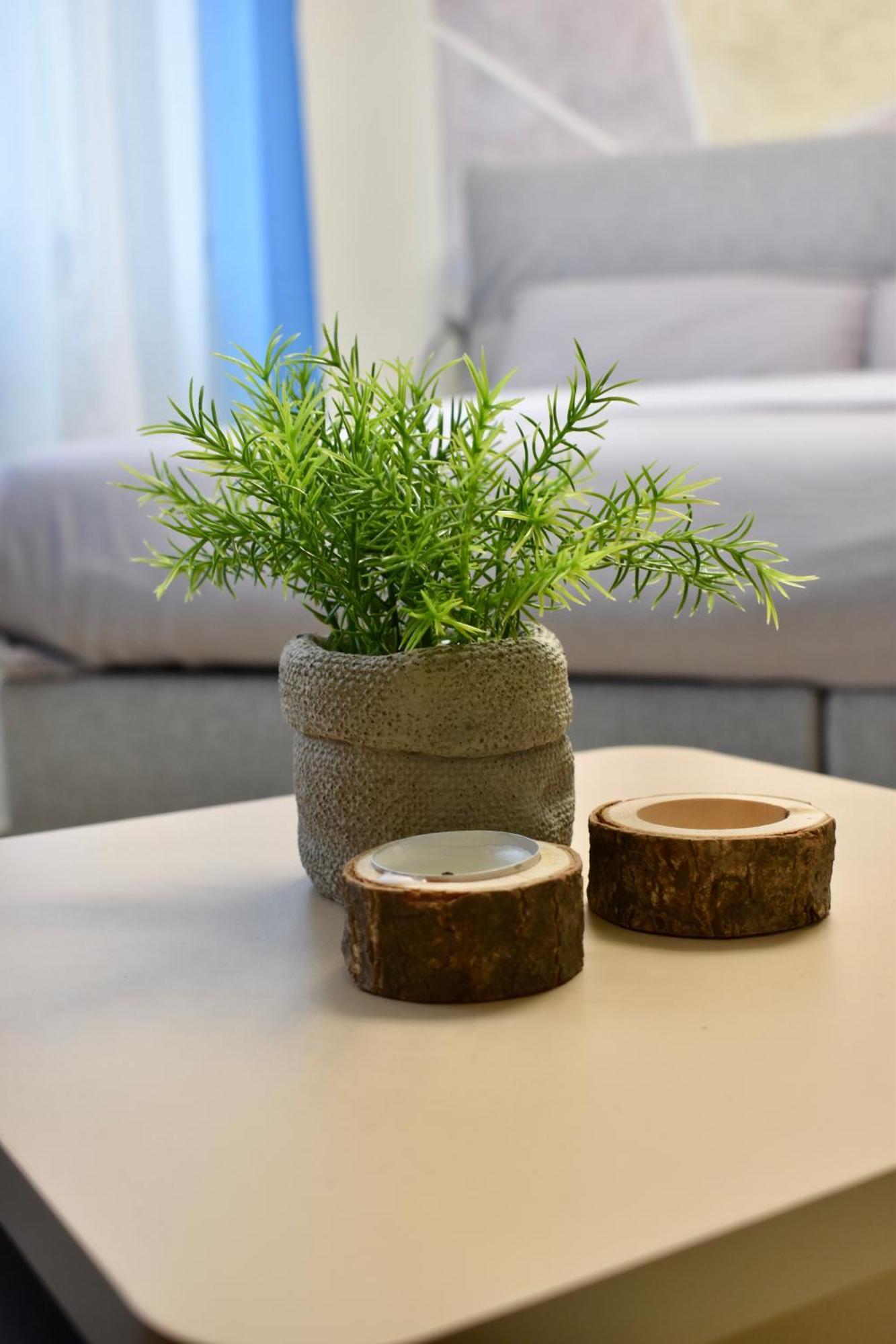 Eden Apartment *